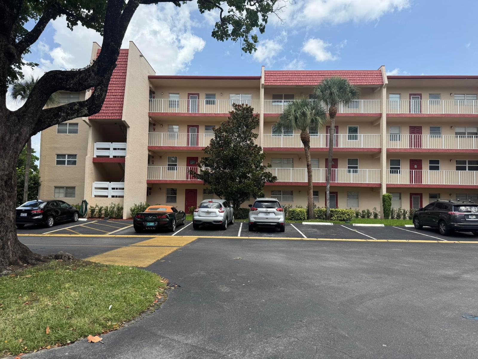 1035 COUNTRY CLUB Drive #303, Margate, FL 33063 photo 2