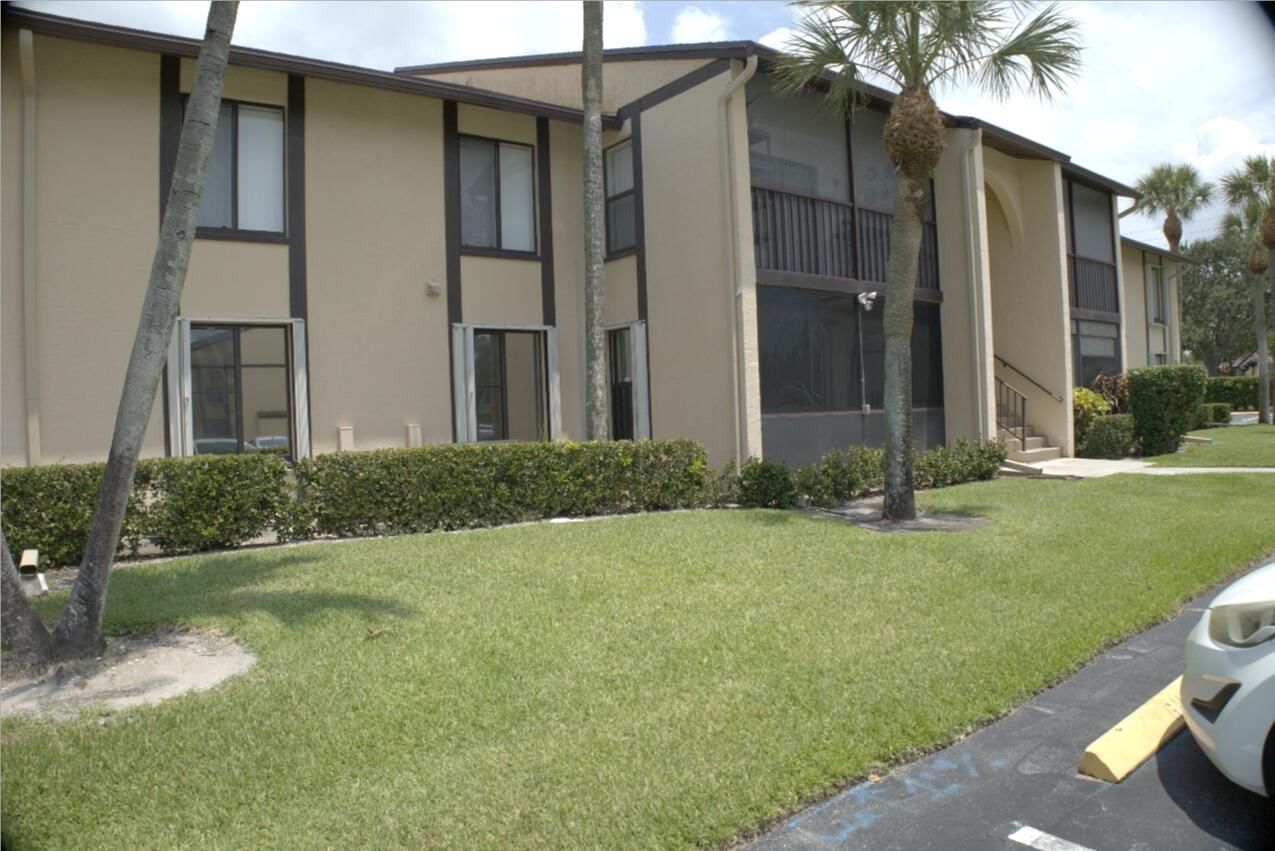 824 Sky Pine Way #C1, Greenacres, FL 33415 photo 4