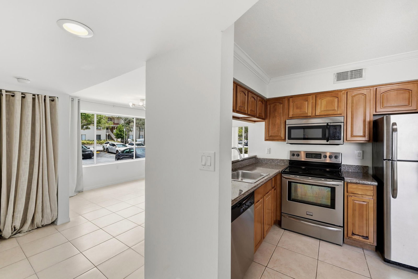 20101 Glenmoor Drive, West Palm Beach, FL 33409 photo 5