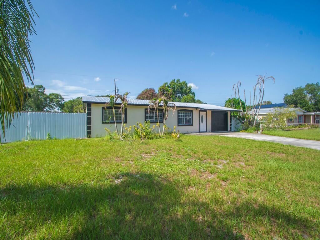 355 JOHNSTON Street, Fort Pierce, FL 34982 photo 3