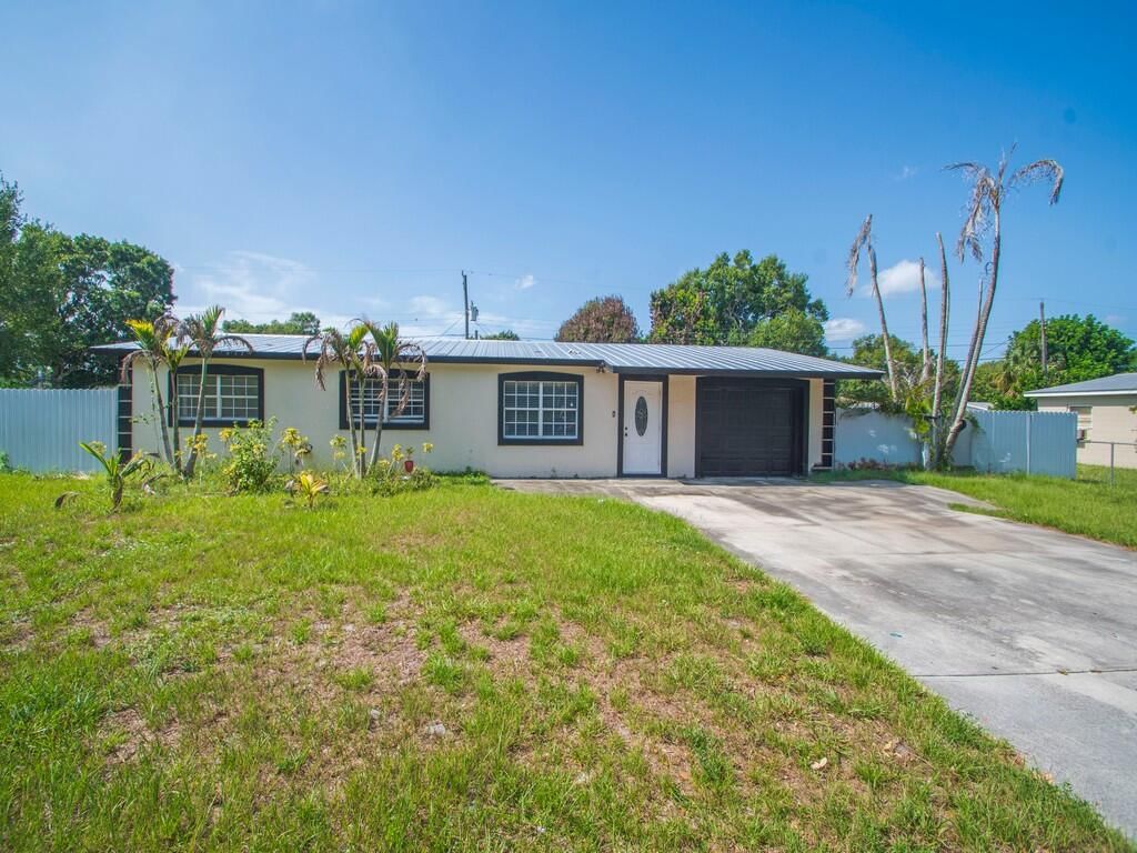 355 JOHNSTON Street, Fort Pierce, FL 34982 photo 4