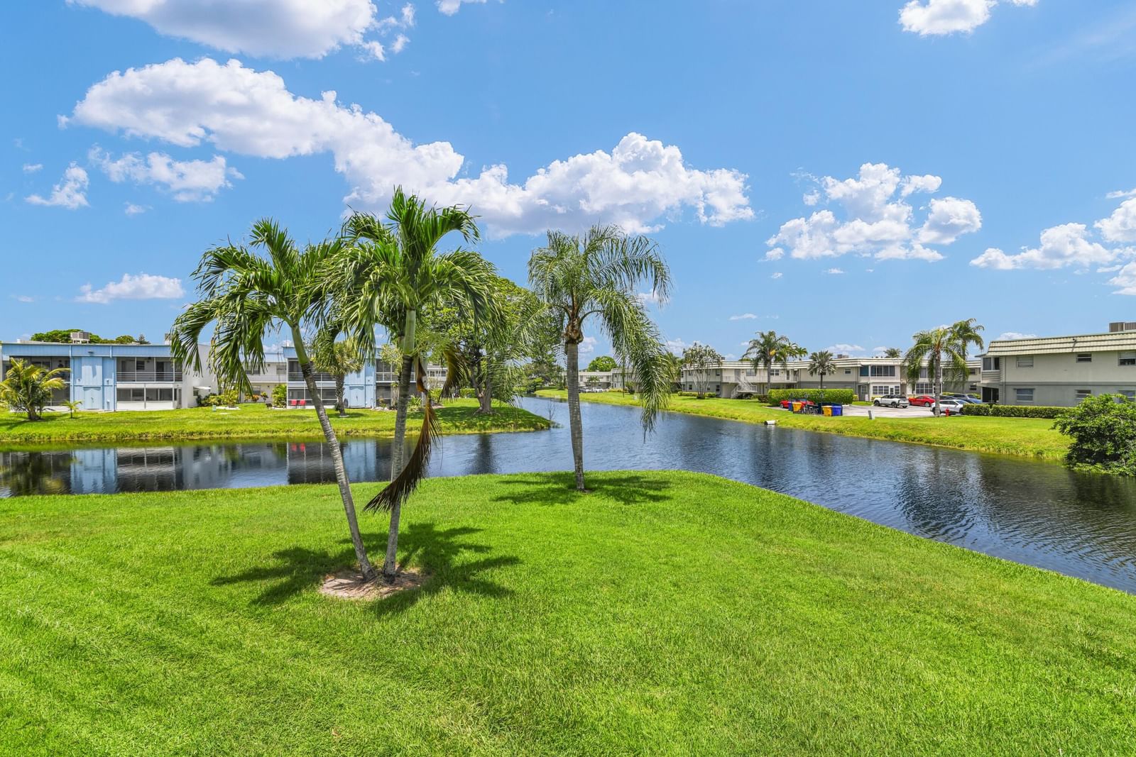 359 Saxony Trail #H, Delray Beach, FL 33446 photo 2
