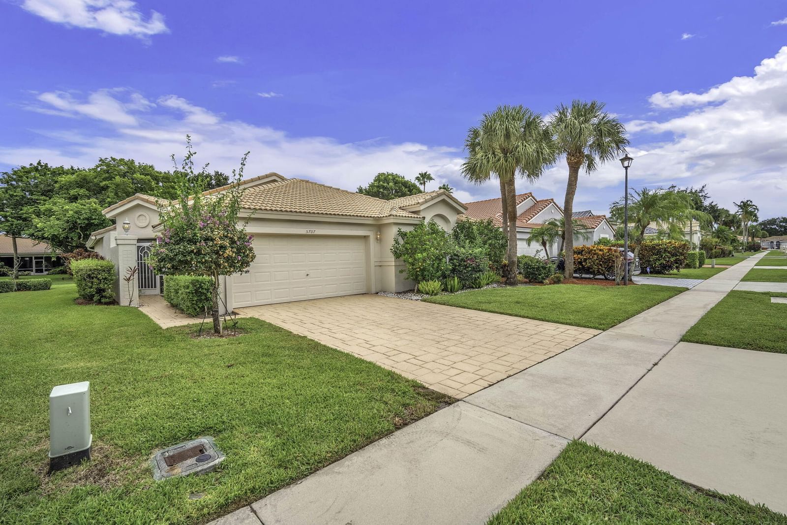 5707 Swaying Palm Lane, Boynton Beach, FL 33437 photo 2