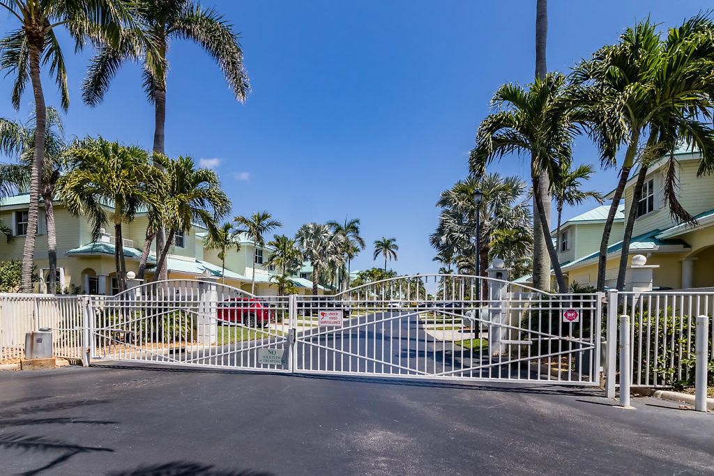 117 Barefoot Cove, Hypoluxo, FL 33462 photo 2