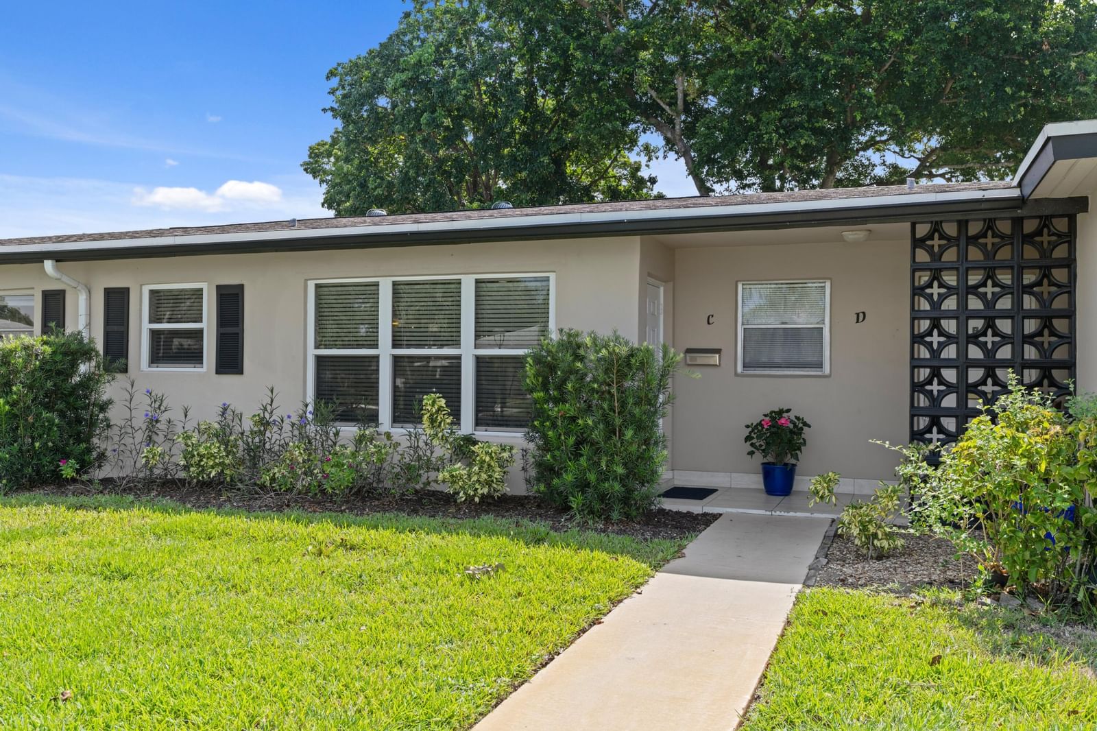947 Circle Drive #C, Delray Beach, FL 33445 photo 2