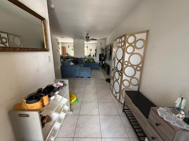 561 NE 5th Way, Florida City, FL 33034 photo 3