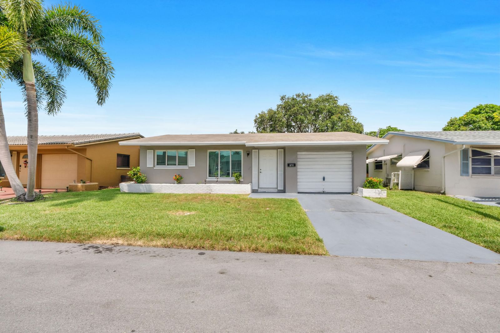5711 NW 65TH Way, Tamarac, FL 33321 photo 2