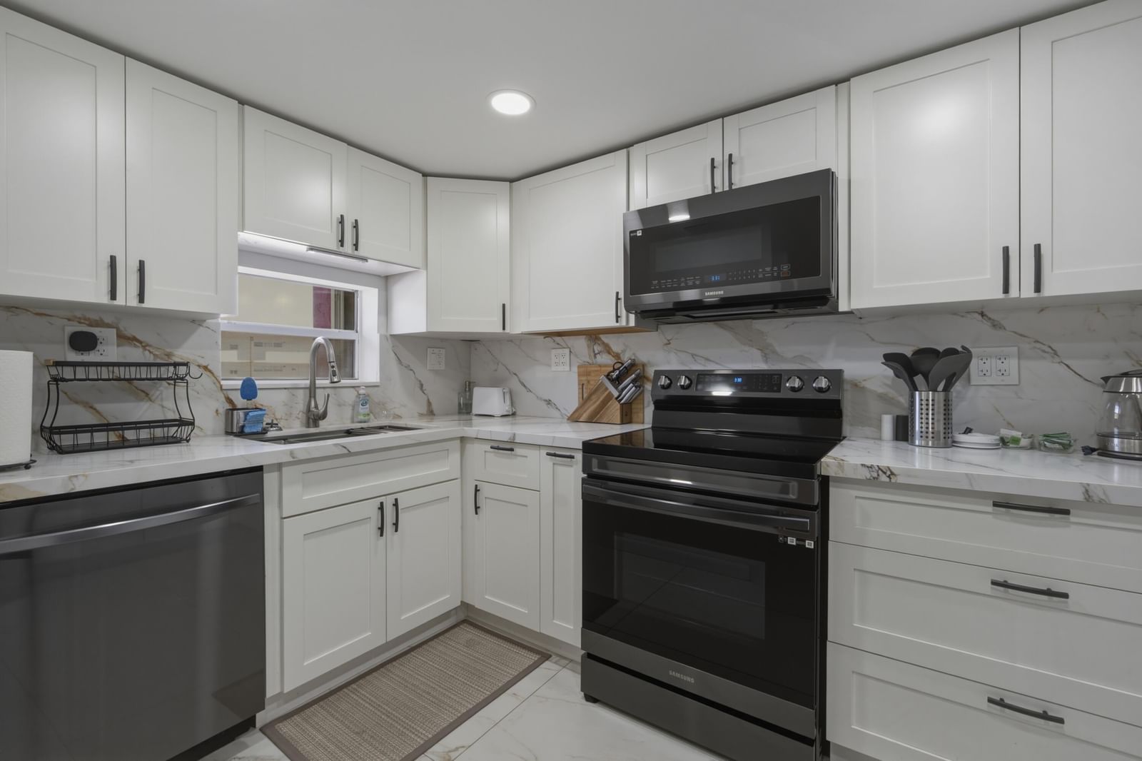 9823 S Hollybrook Lake Drive #206, Pembroke Pines, FL 33025 photo 2