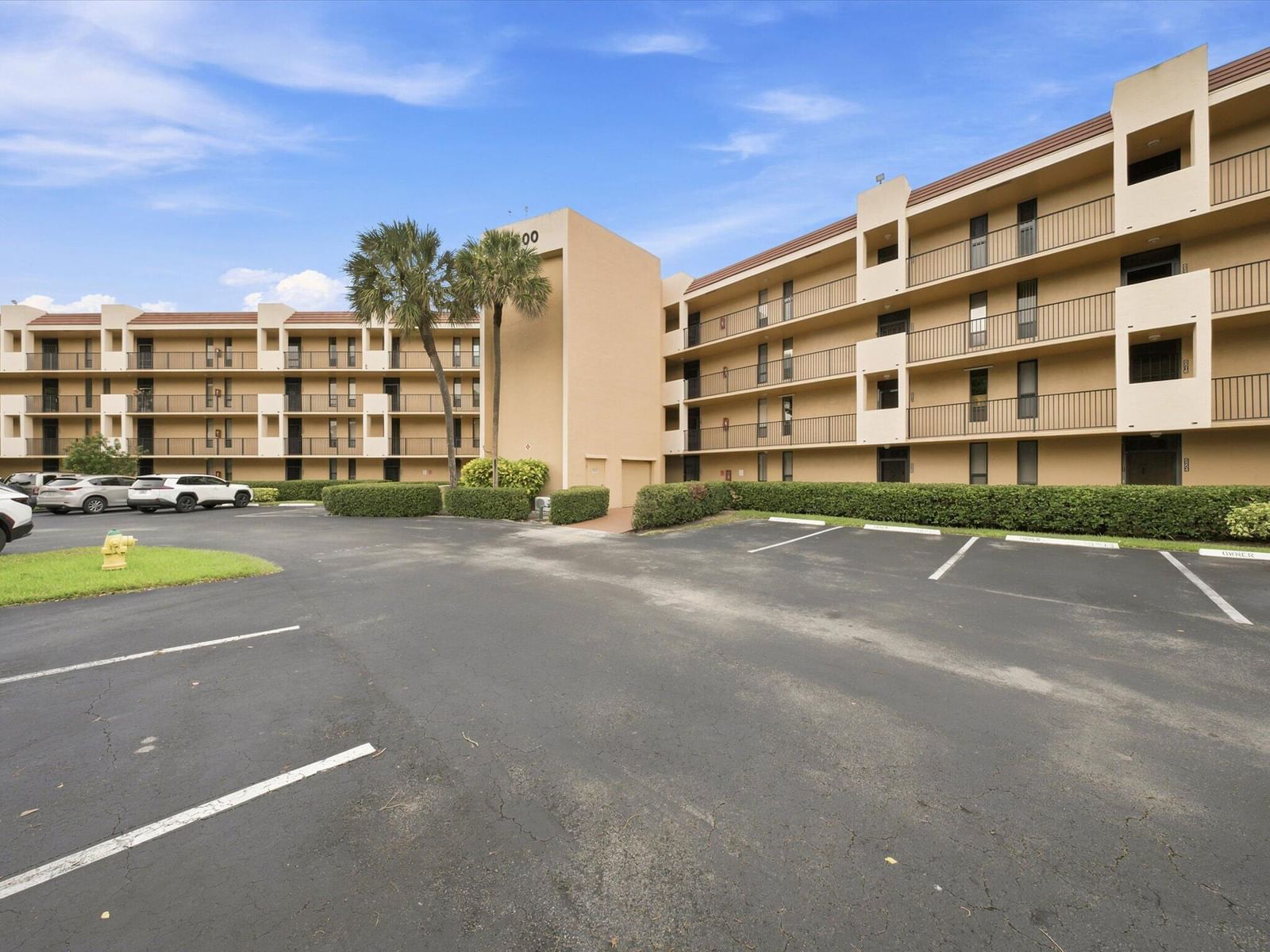 6539 CORAL LAKE Drive #403, Margate, FL 33063 photo 2