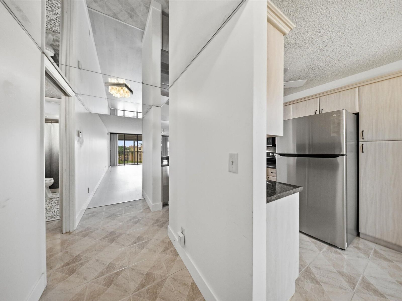 6539 CORAL LAKE Drive #403, Margate, FL 33063 photo 4