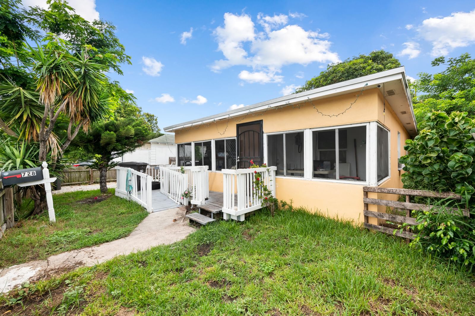 728 22ND Street, West Palm Beach, FL 33407 photo 2