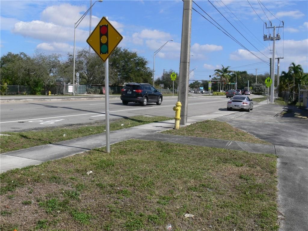 41 WILLIAMS Road, West Park, FL 33023 photo 3