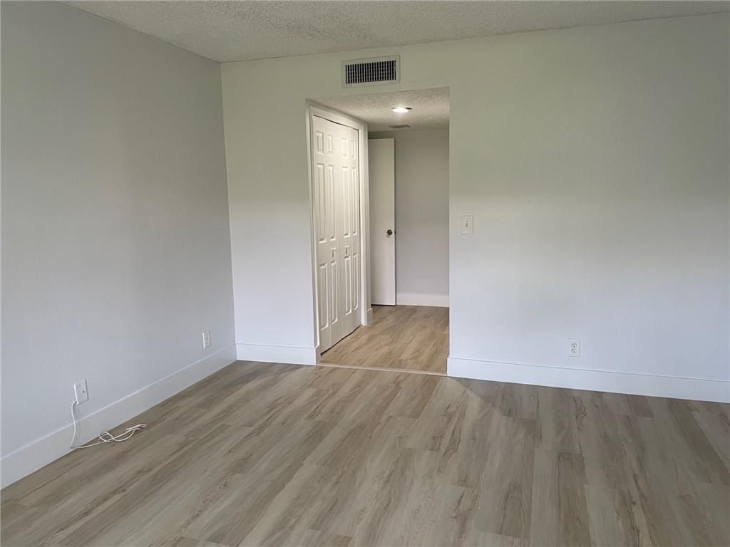 235 LAKEVIEW Drive #102, Weston, FL 33326 photo 4