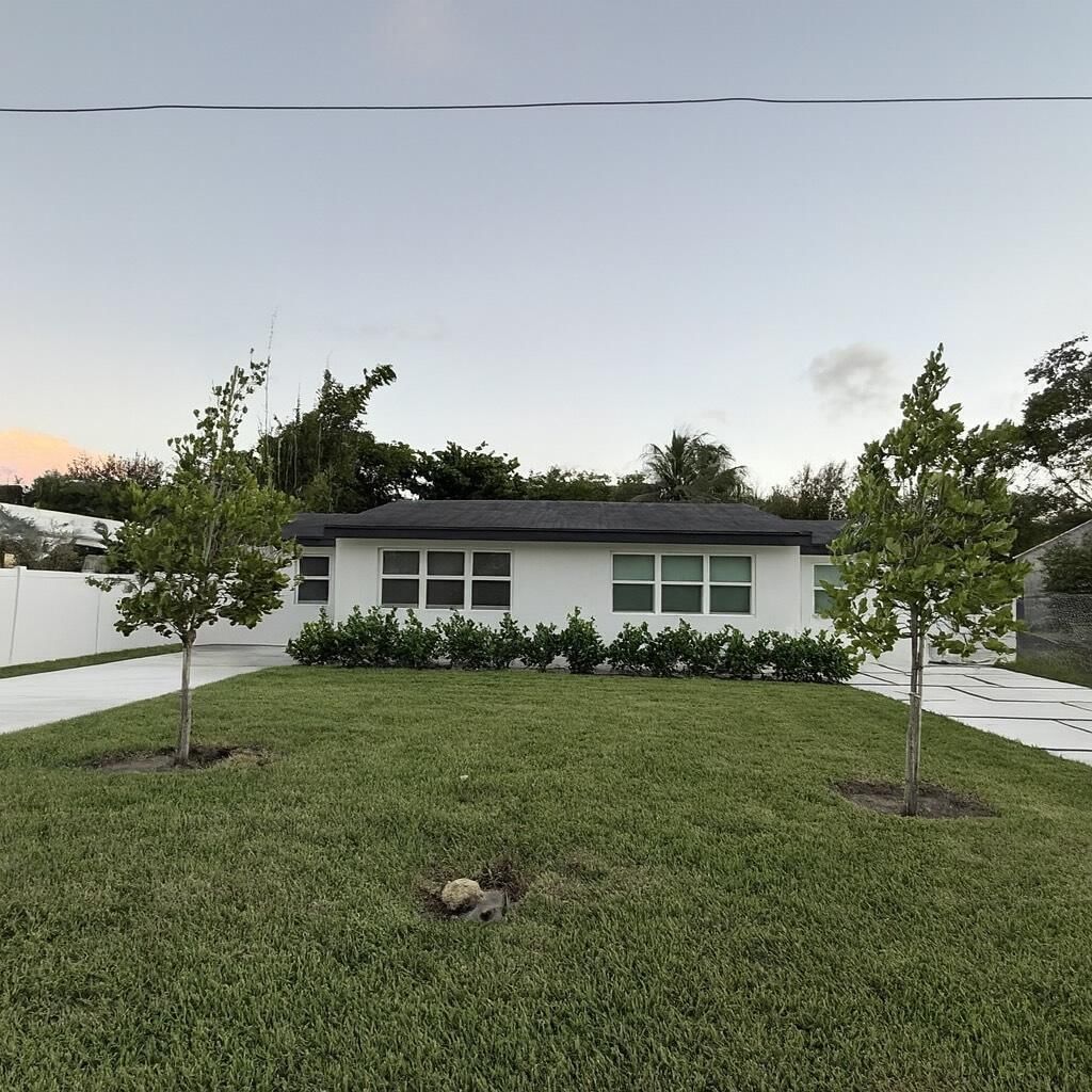 118 SW 7TH Street, Delray Beach, FL 33444 photo 2