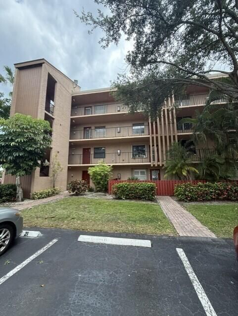 7210 Lake Cir Drive #401, Margate, FL 33063 photo 3