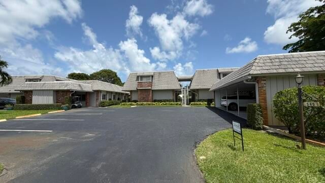 340 Orange Tree Drive #5, Atlantis, FL 33462 photo 2