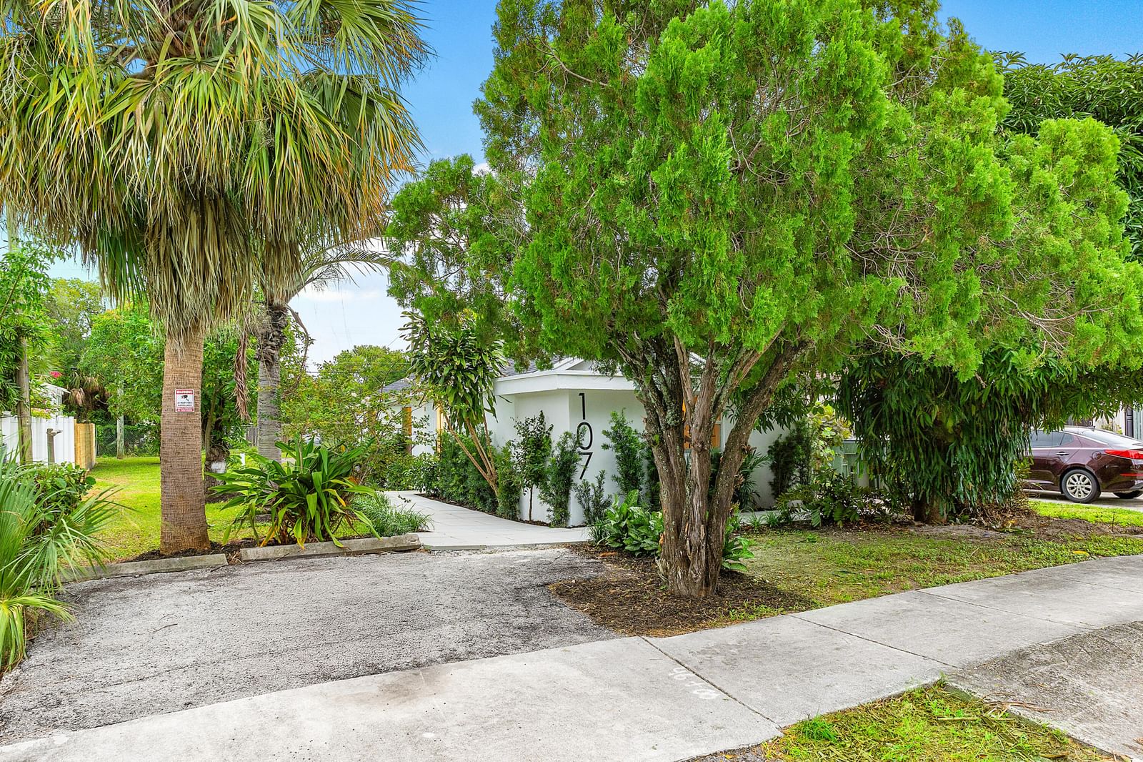 107 SW 4TH Avenue, Delray Beach, FL 33444 photo 2