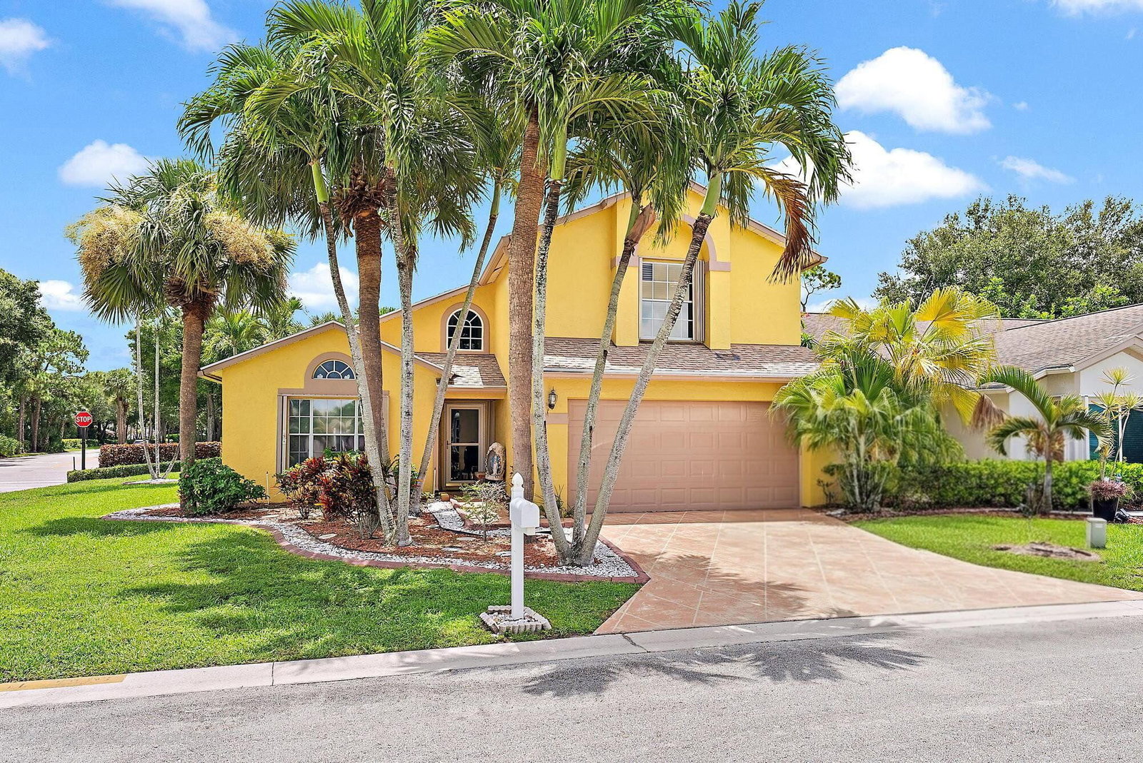 119 Hammocks Drive, Greenacres, FL 33413 photo 2