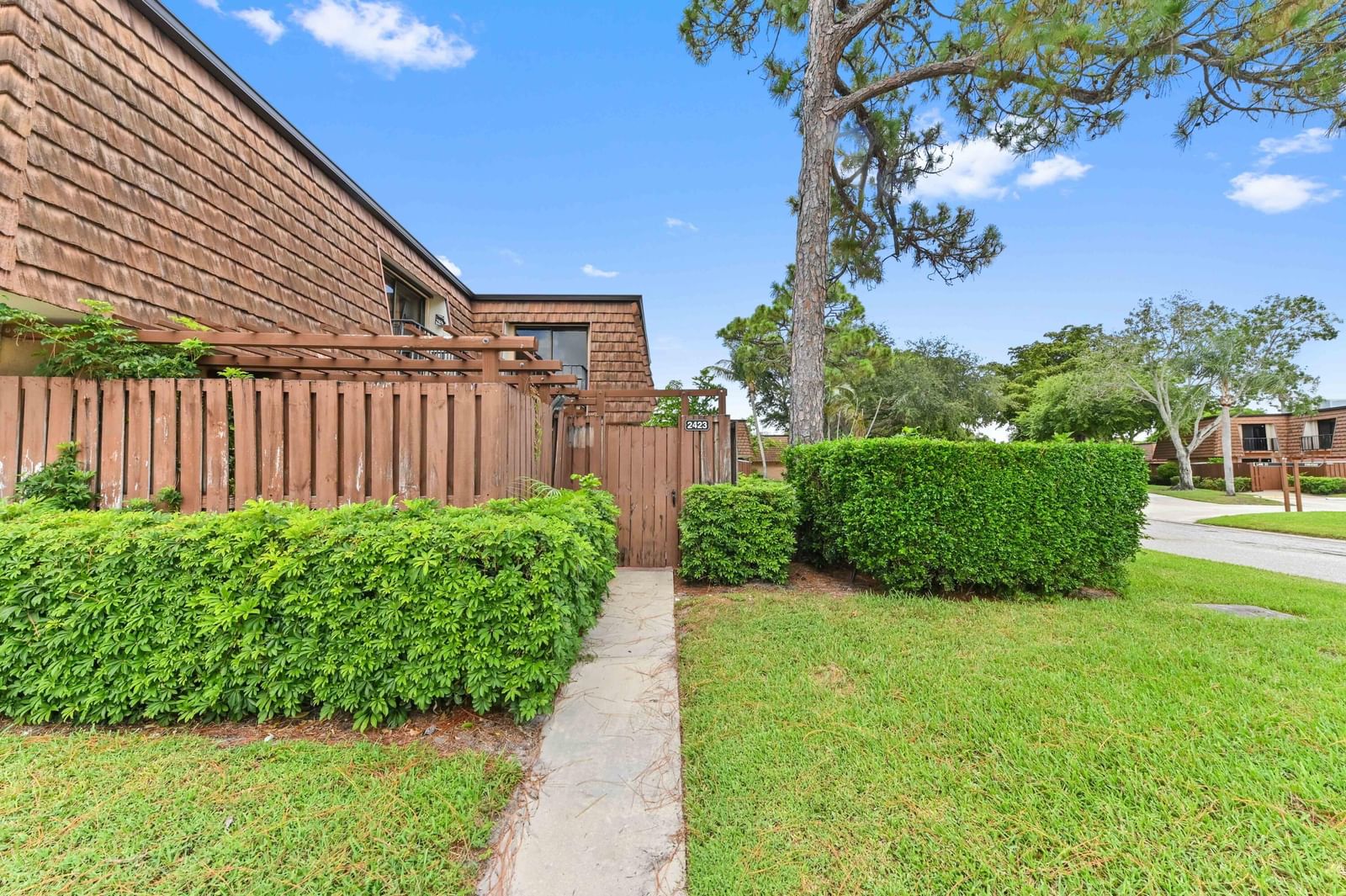 2423 24th Lane, Greenacres, FL 33463 photo 2