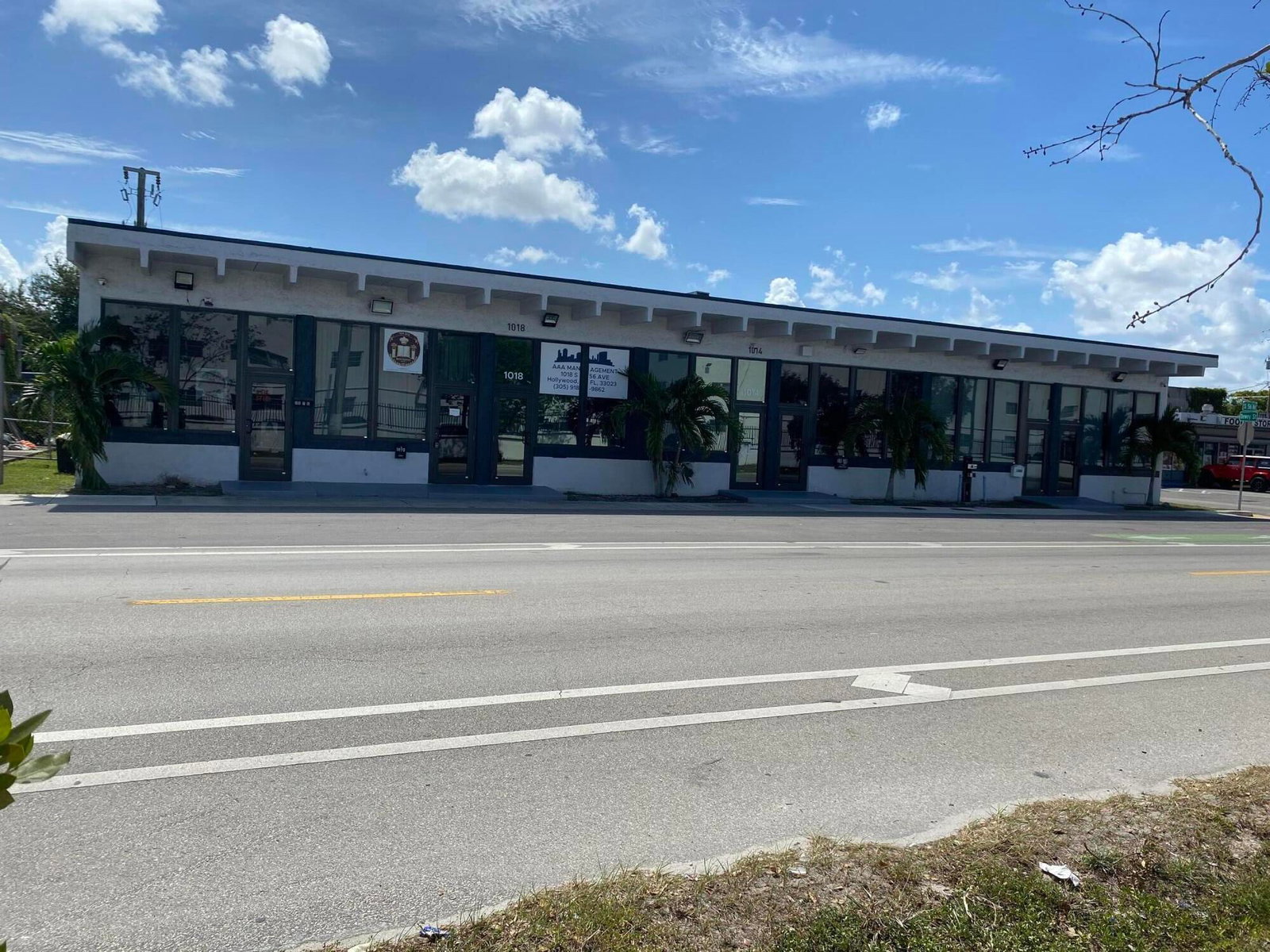 1000 S 56th Avenue, Hollywood, FL photo 2
