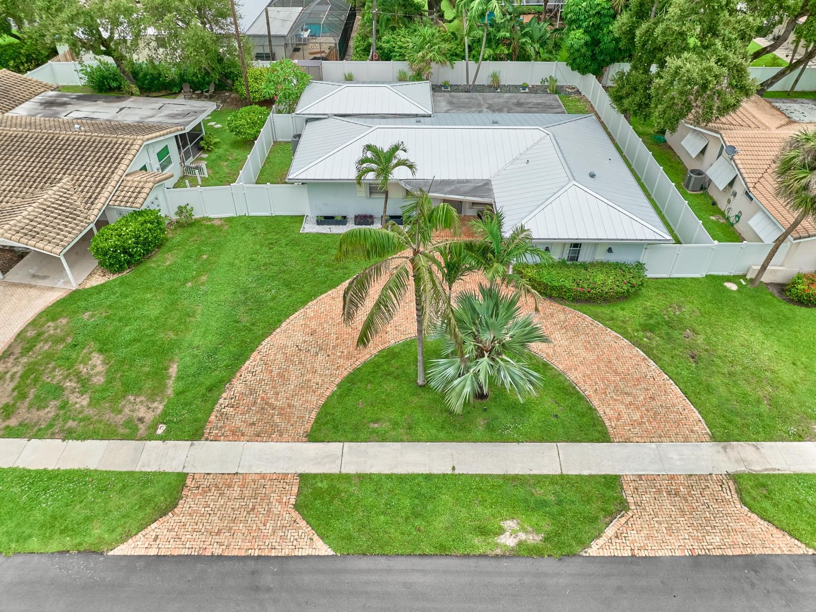 683 SW 2ND Street, Boca Raton, FL 33486 photo 2