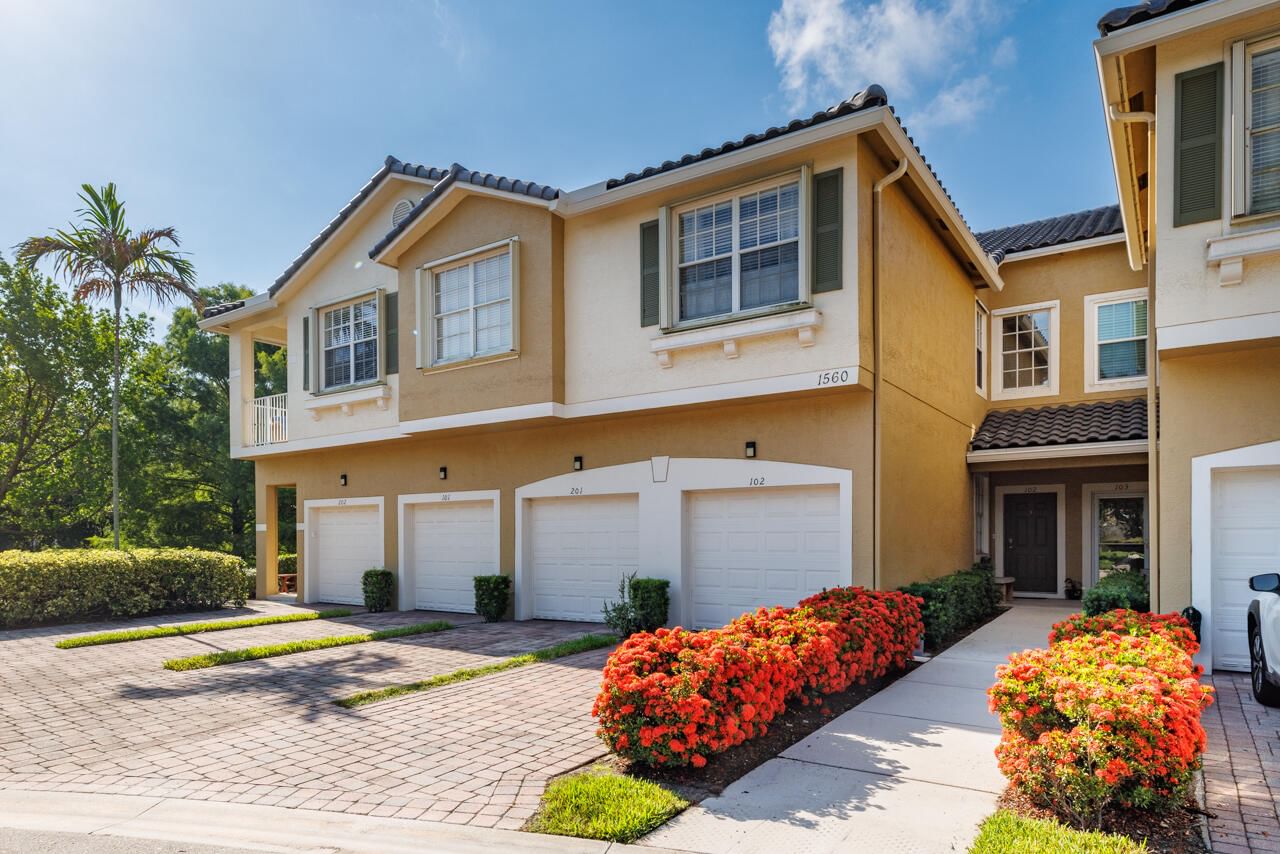 1560 SE Sheffield Terrace #102, Stuart, FL 34994 photo 2