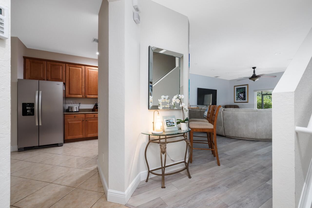 1560 SE Sheffield Terrace #102, Stuart, FL 34994 photo 3