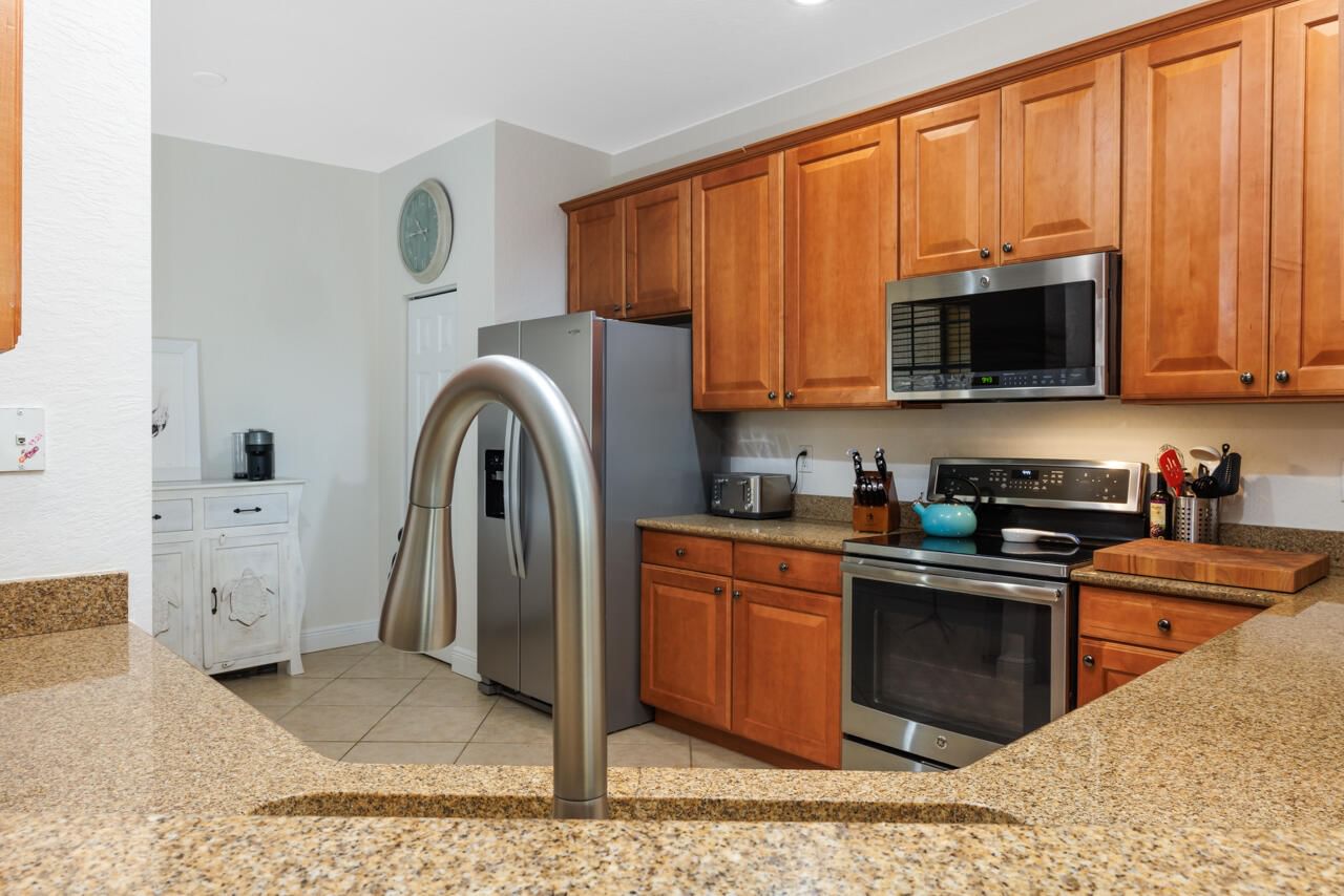 1560 SE Sheffield Terrace #102, Stuart, FL 34994 photo 5