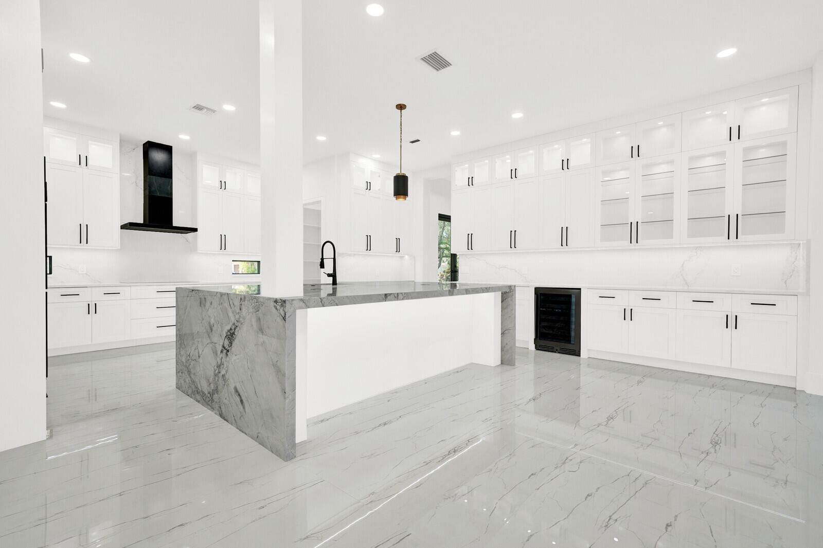 6041 NW 84th Terrace, Parkland, FL 33067 photo 2