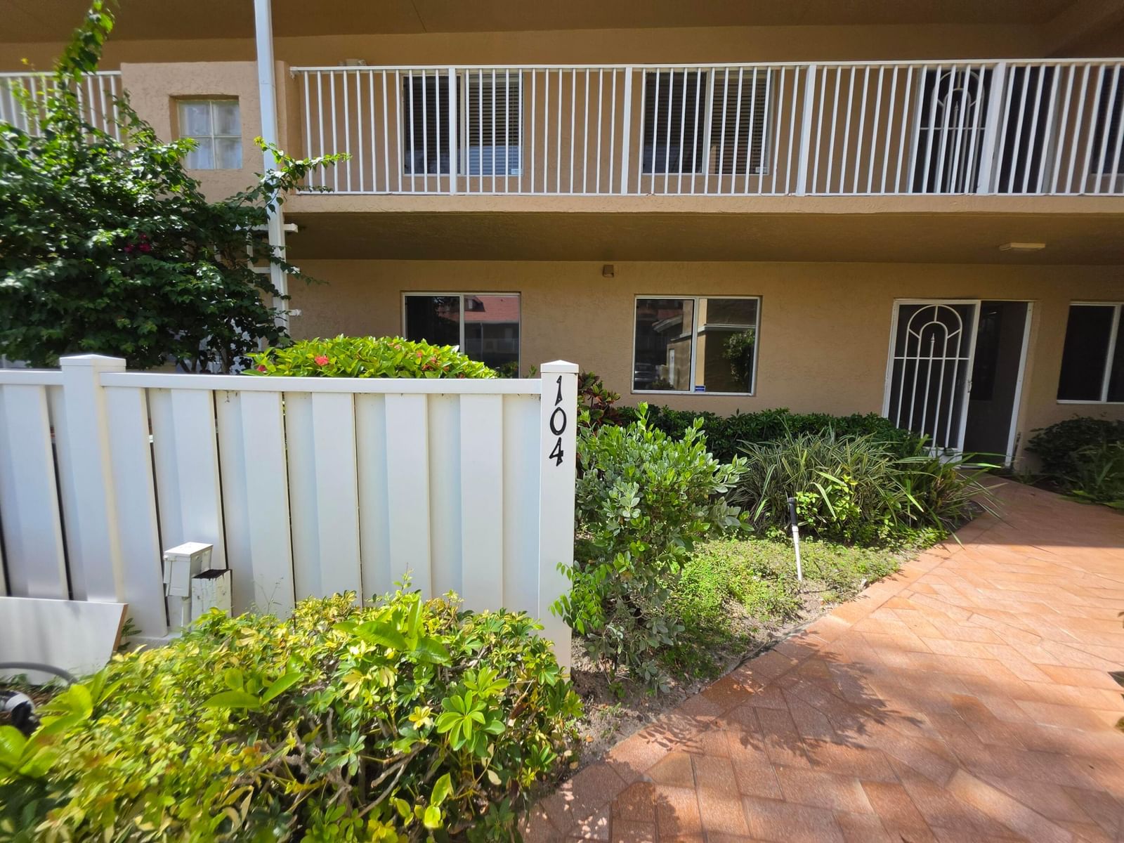 5951 REGAL GLEN Drive #104, Boynton Beach, FL 33437 photo 3