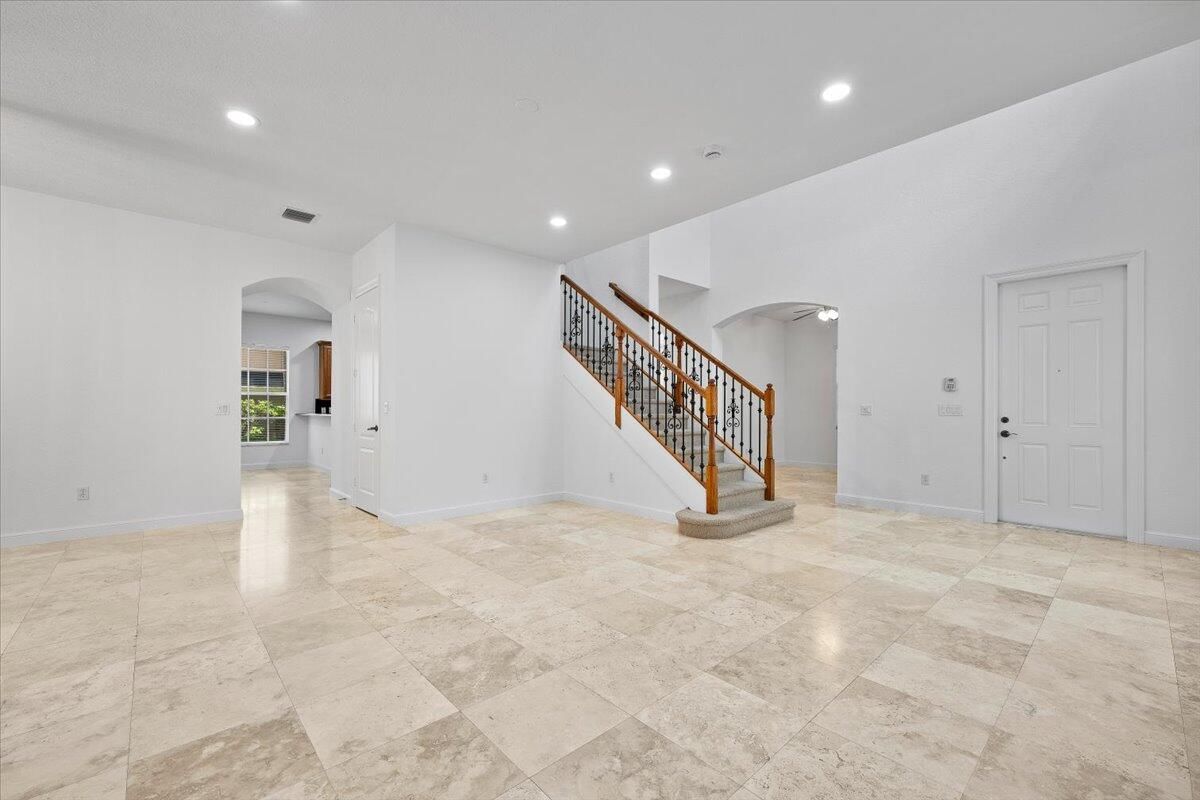 1049 Vintner Boulevard, Palm Beach Gardens, FL 33410 photo 5