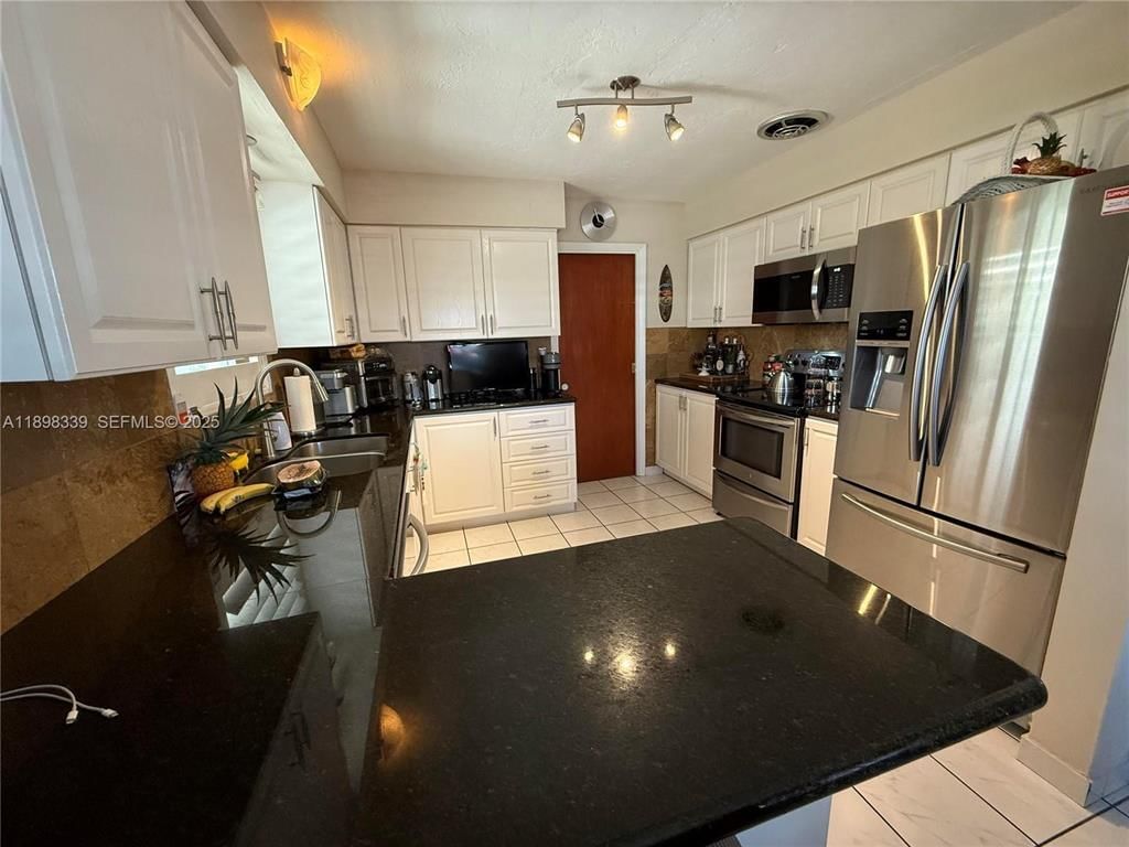 1743 RODMAN Street, Hollywood, FL 33020 photo 5