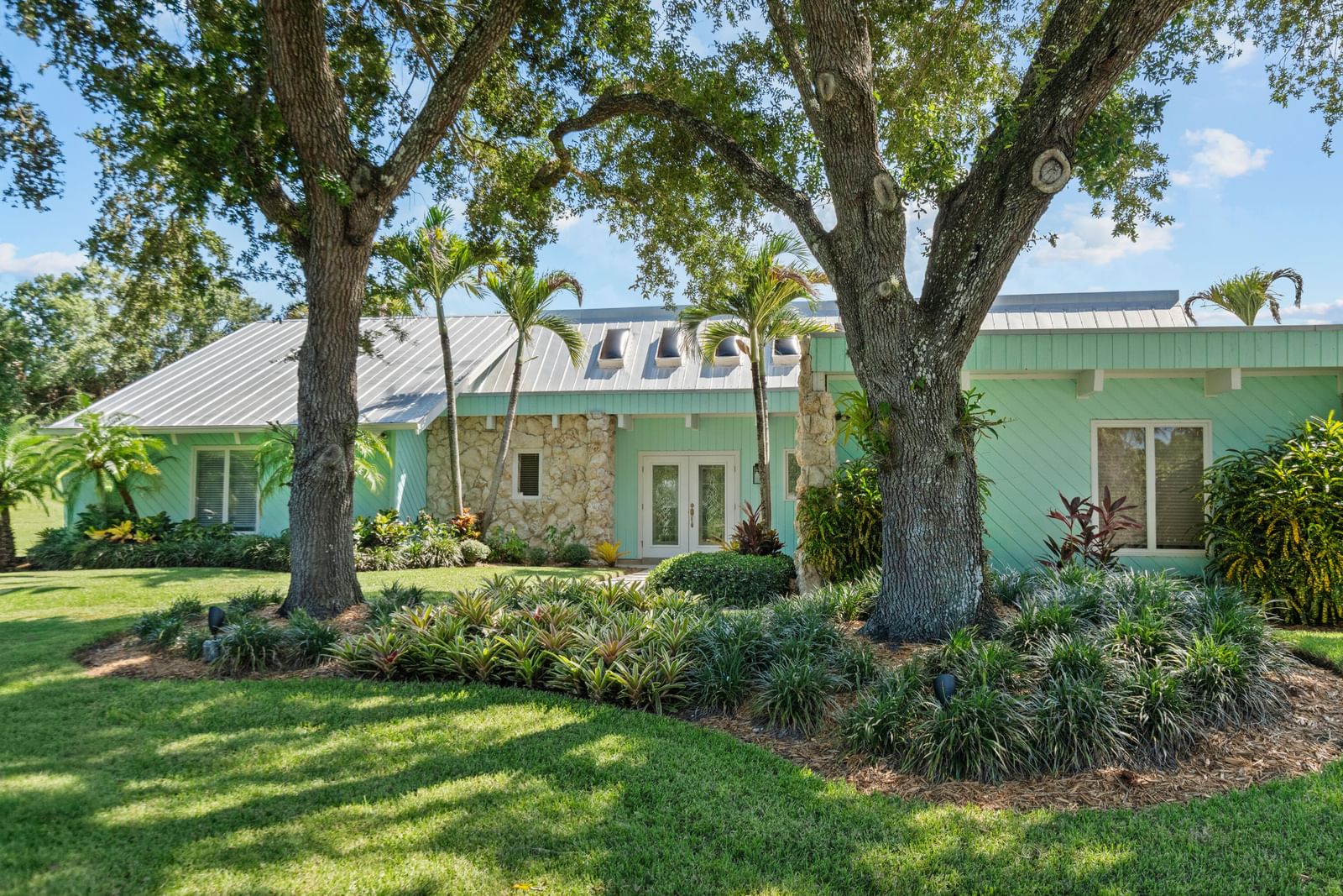 220 SW WILLOW LAKE Trail, Stuart, FL 34997 photo 5