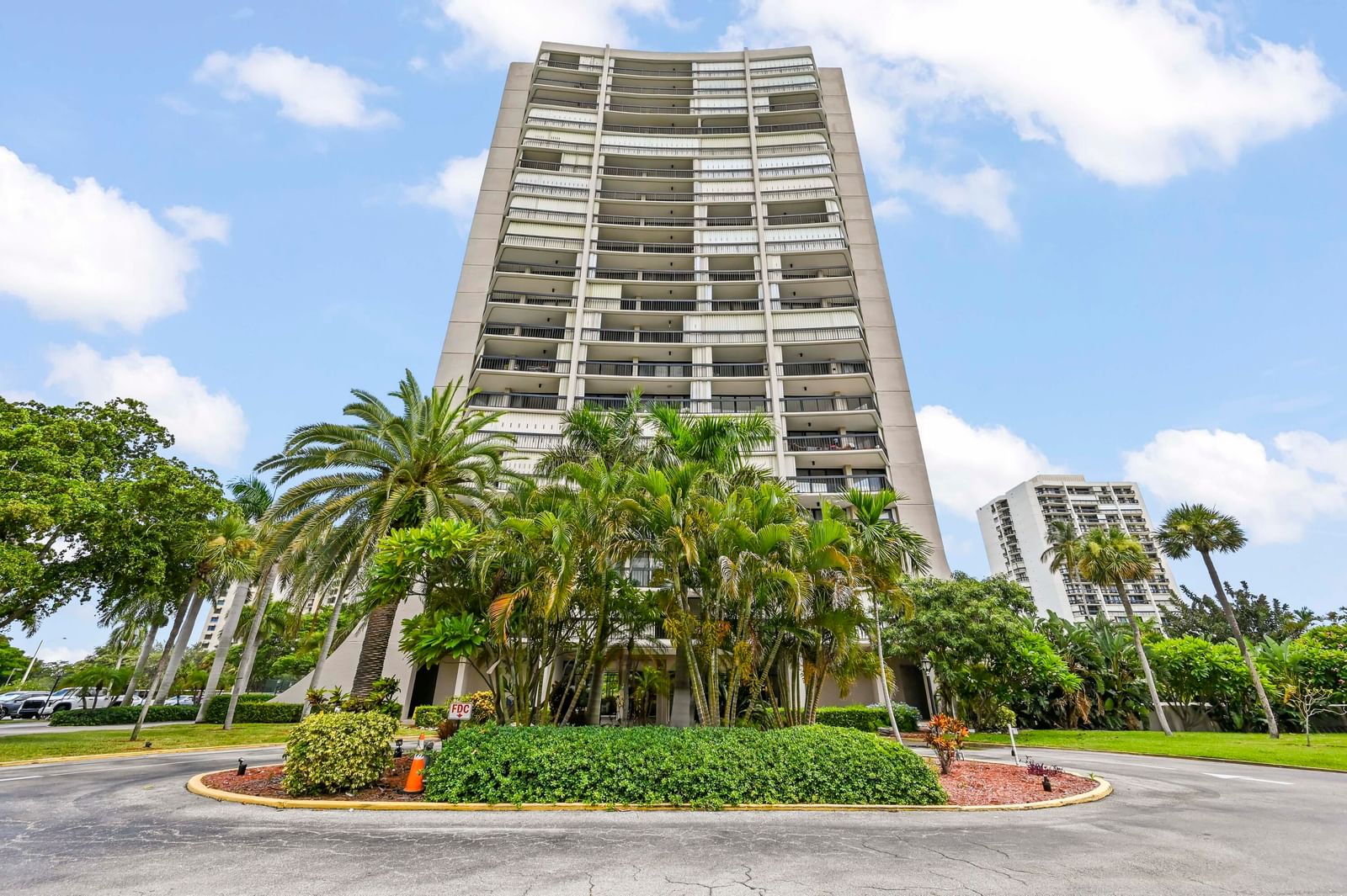 2425 PRESIDENTIAL Way #1006, West Palm Beach, FL 33401 photo 2