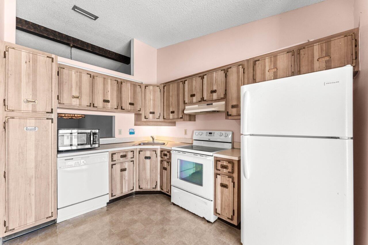 1024 Green Pine Boulevard #I, West Palm Beach, FL 33409 photo 3