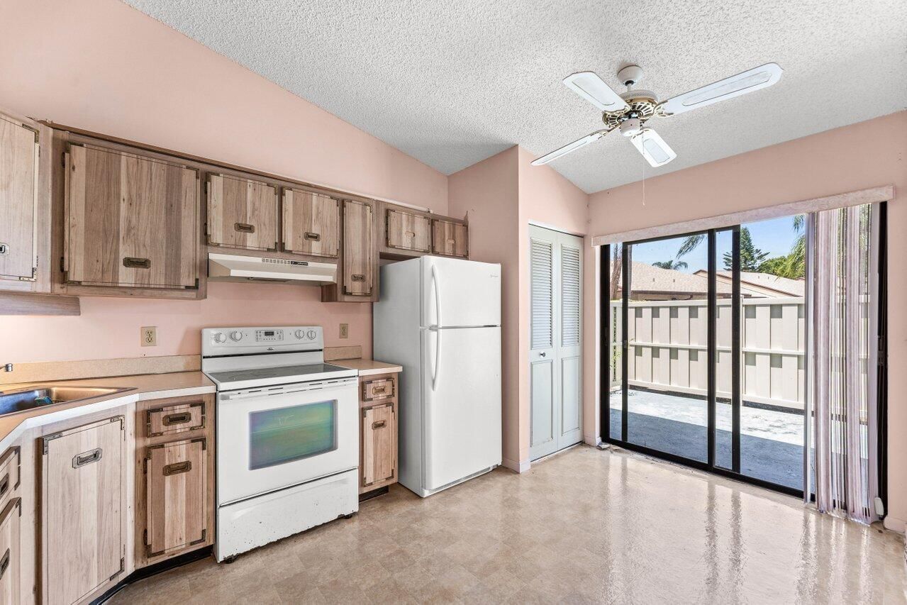 1024 Green Pine Boulevard #I, West Palm Beach, FL 33409 photo 4