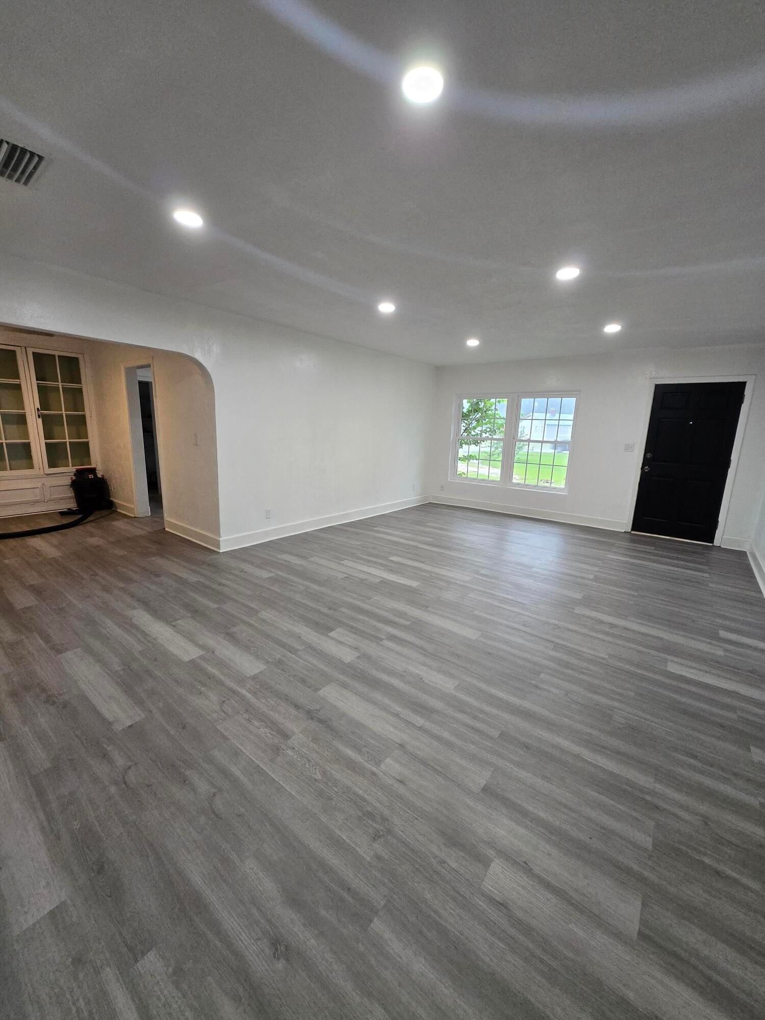 8305 HOGAN Road, Jacksonville, FL 32216 photo 4