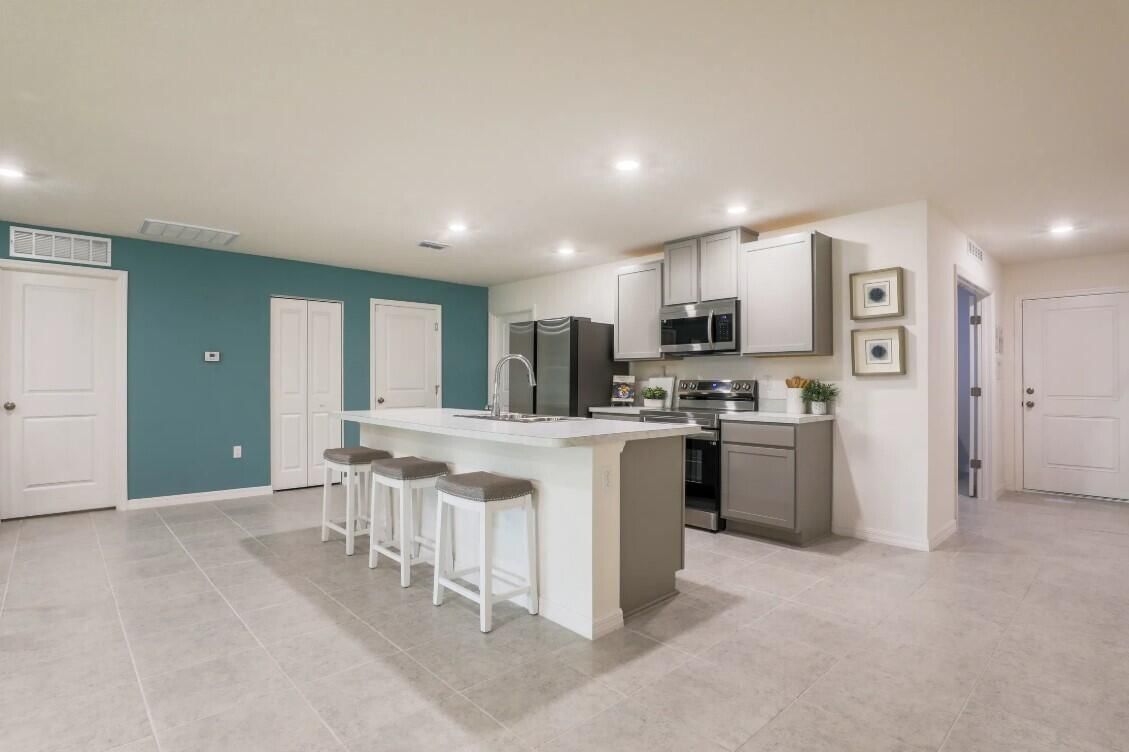 7945 103RD Court, Vero Beach, FL 32967 photo 5