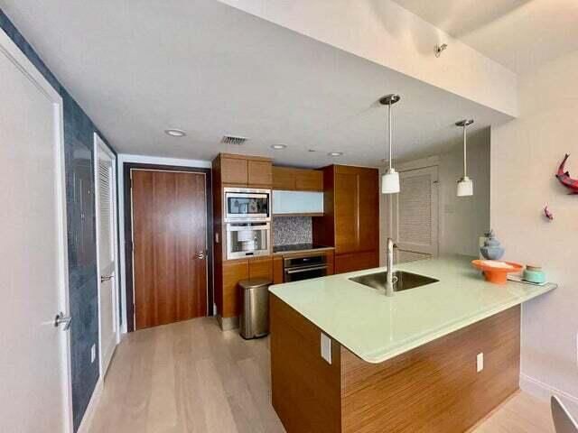 5875 COLLINS Avenue #1606, Miami Beach, FL 33140 photo 3