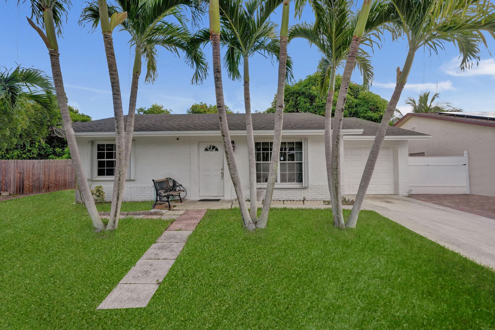 6134 E Wauconda Way E, Lake Worth, FL 33463 photo 2