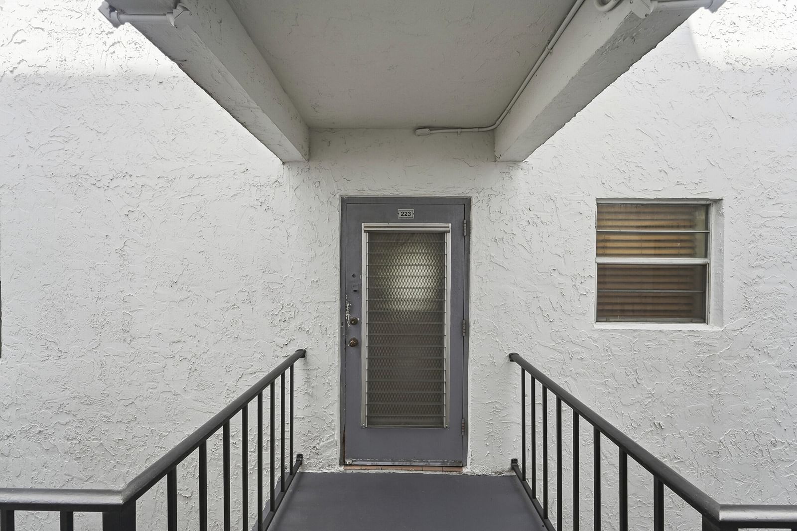 3000 E SUNRISE LAKES Drive E #223, Sunrise, FL 33322 photo 4