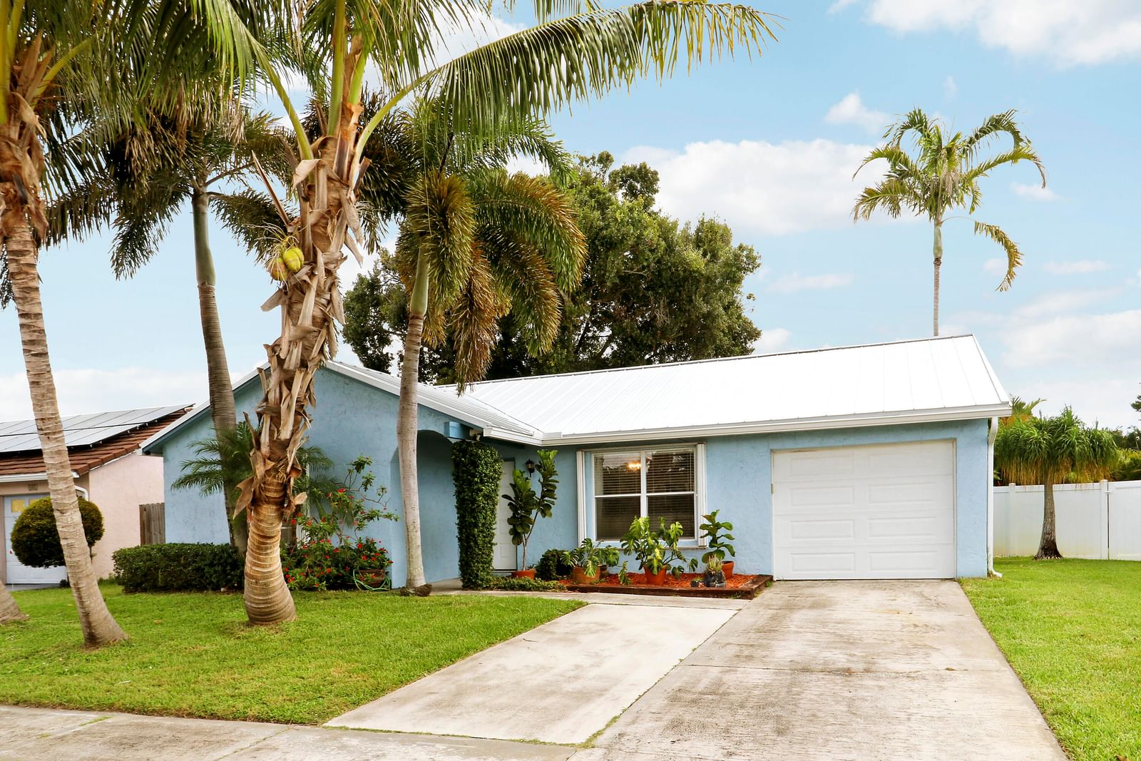 104 BANYAN Circle, Jupiter, FL 33458 photo 3