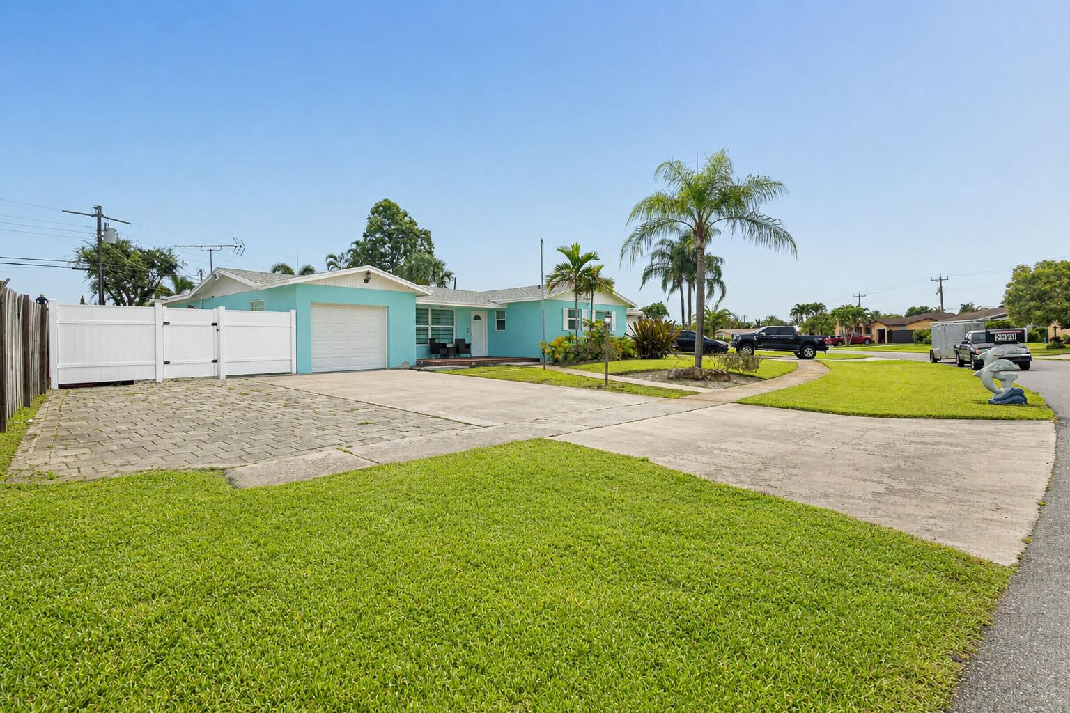 2395 Edgewater Drive, West Palm Beach, FL 33406 photo 2