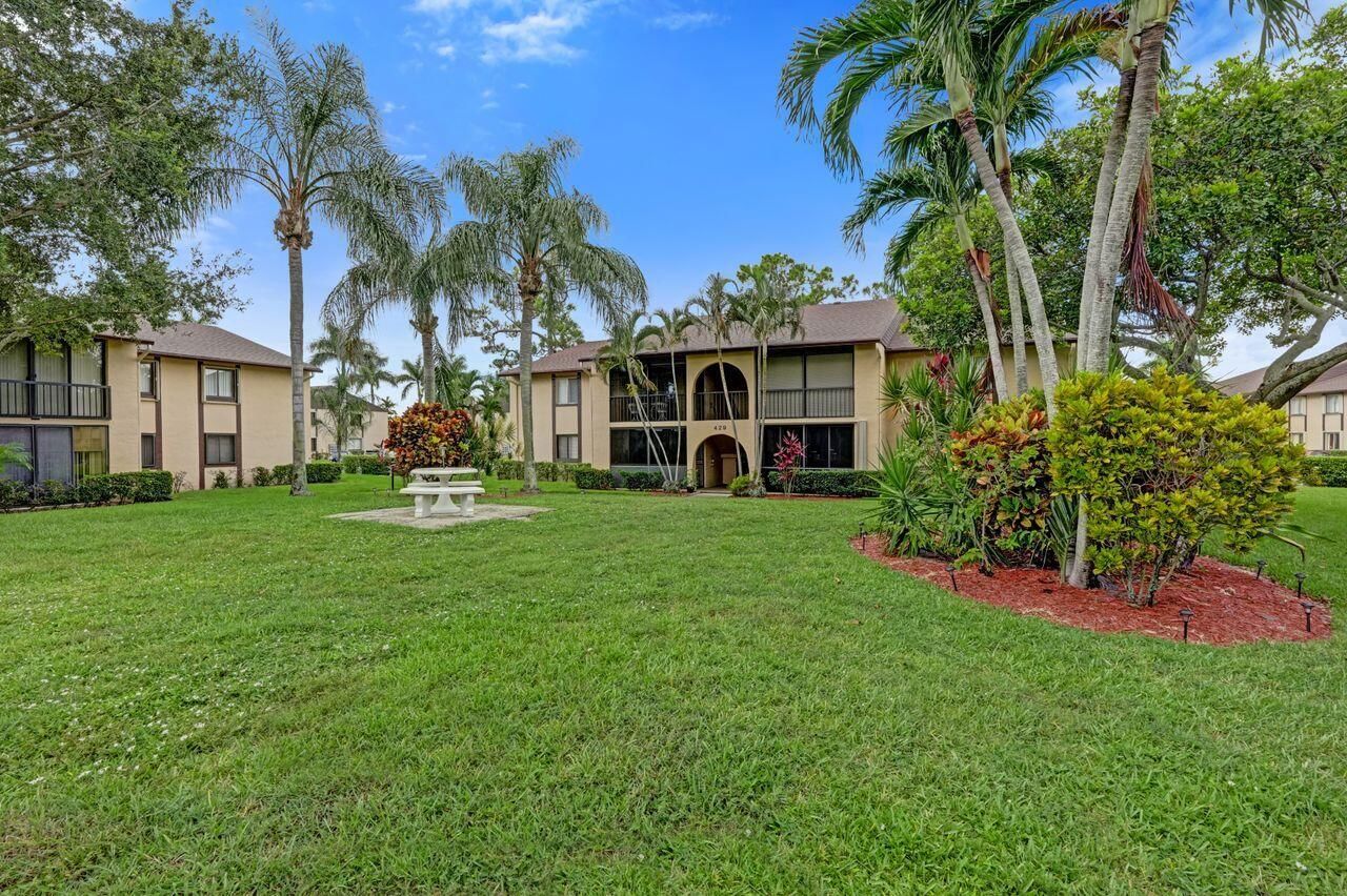 429 Pine Glen Lane #C-2, Greenacres, FL 33463 photo 2