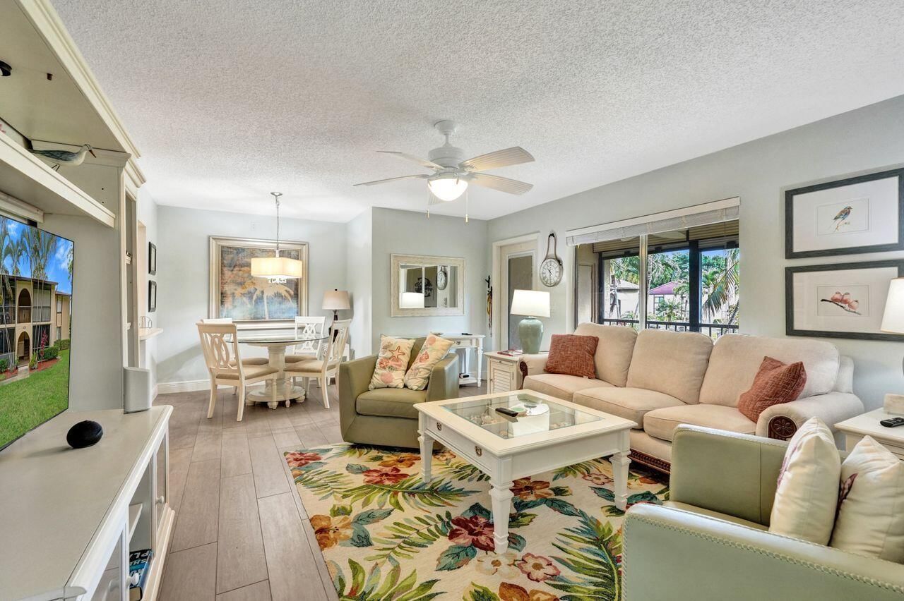 429 Pine Glen Lane #C-2, Greenacres, FL 33463 photo 2
