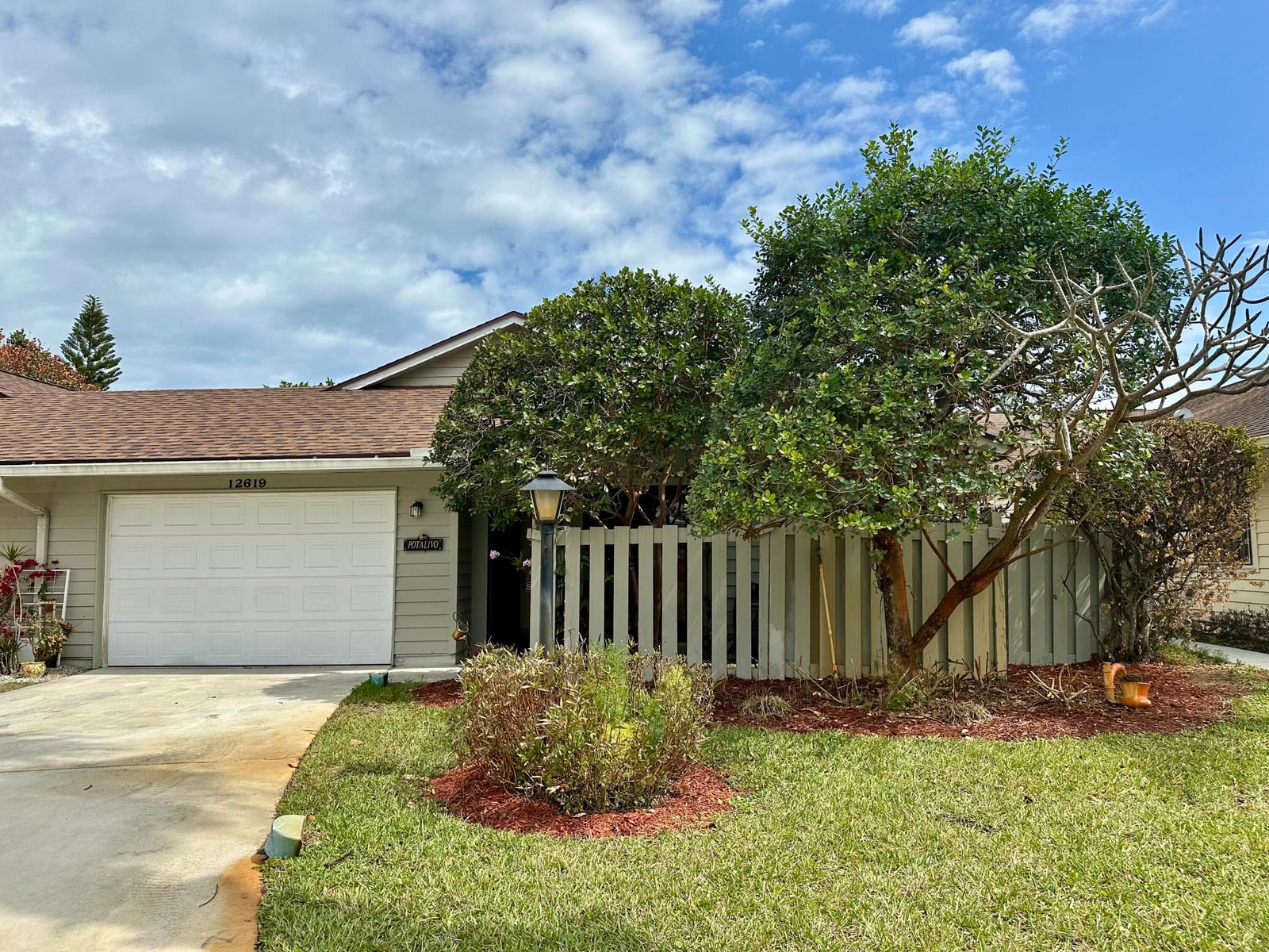 12619 SE CASCADES Court, Hobe Sound, FL 33455 photo 2