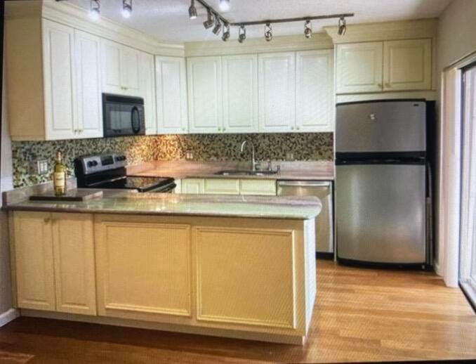 1700 Embassy Drive #105, West Palm Beach, FL 33401 photo 2