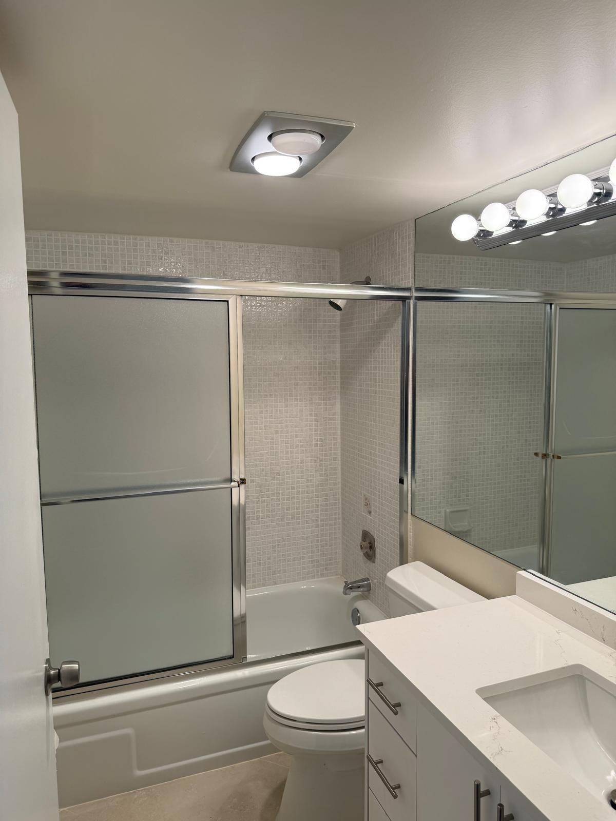 400 VILLAGE GREEN Circle W #105, Palm Springs, FL 33461 photo 5