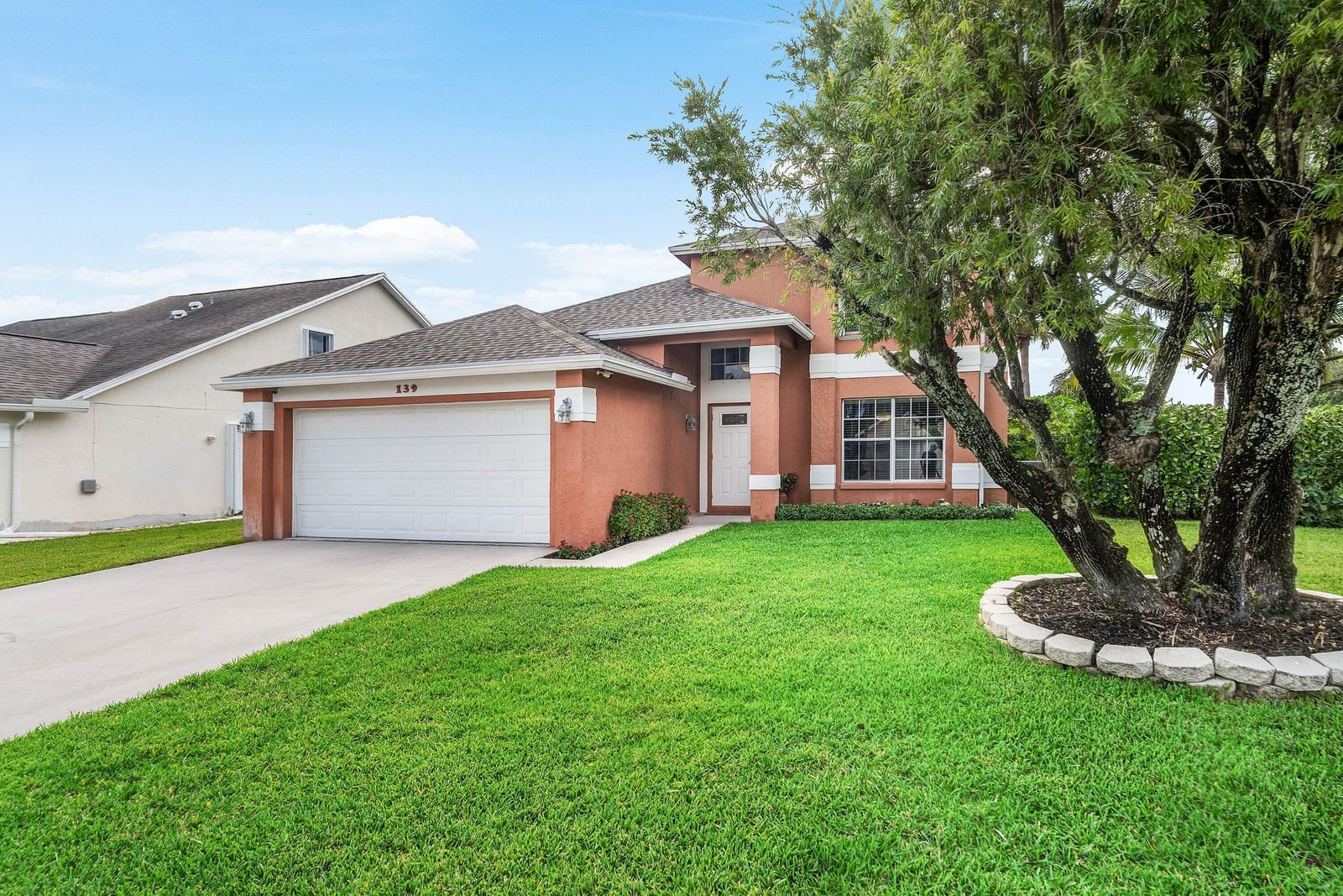 139 ROYAL PINE Circle S, Royal Palm Beach, FL 33411 photo 2