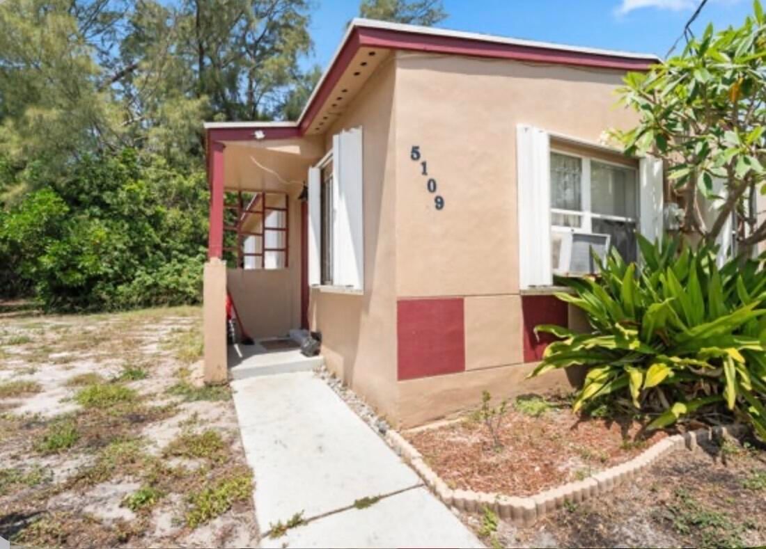 5109 Pinewood Avenue, West Palm Beach, FL 33407
